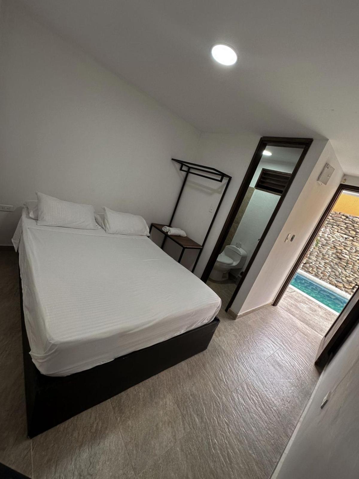 Hotel Victoria Queen Вилявеха Екстериор снимка