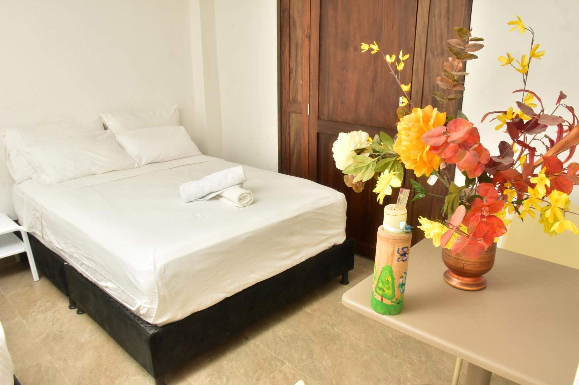 Hotel Victoria Queen Вилявеха Екстериор снимка